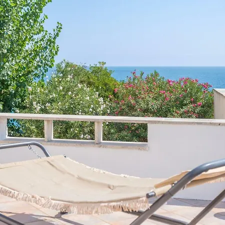 Villa Fronte Mare Nel Salento Castro  Exterior photo