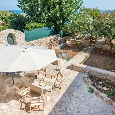 Villa Fronte Mare Nel Salento Castro  Exterior photo
